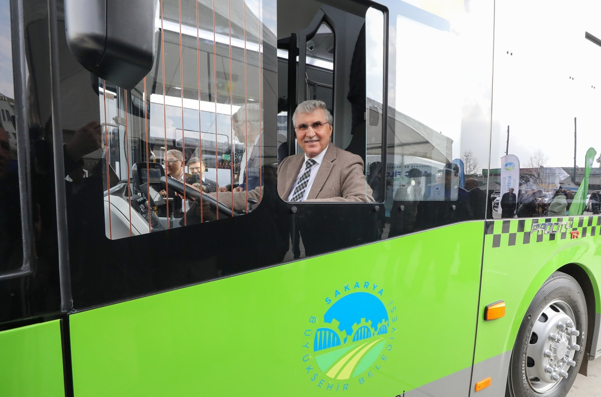 Başkan Ekrem Yüce 2 yeni körüklü otobüs Sakarya’ya hayırlı olsun