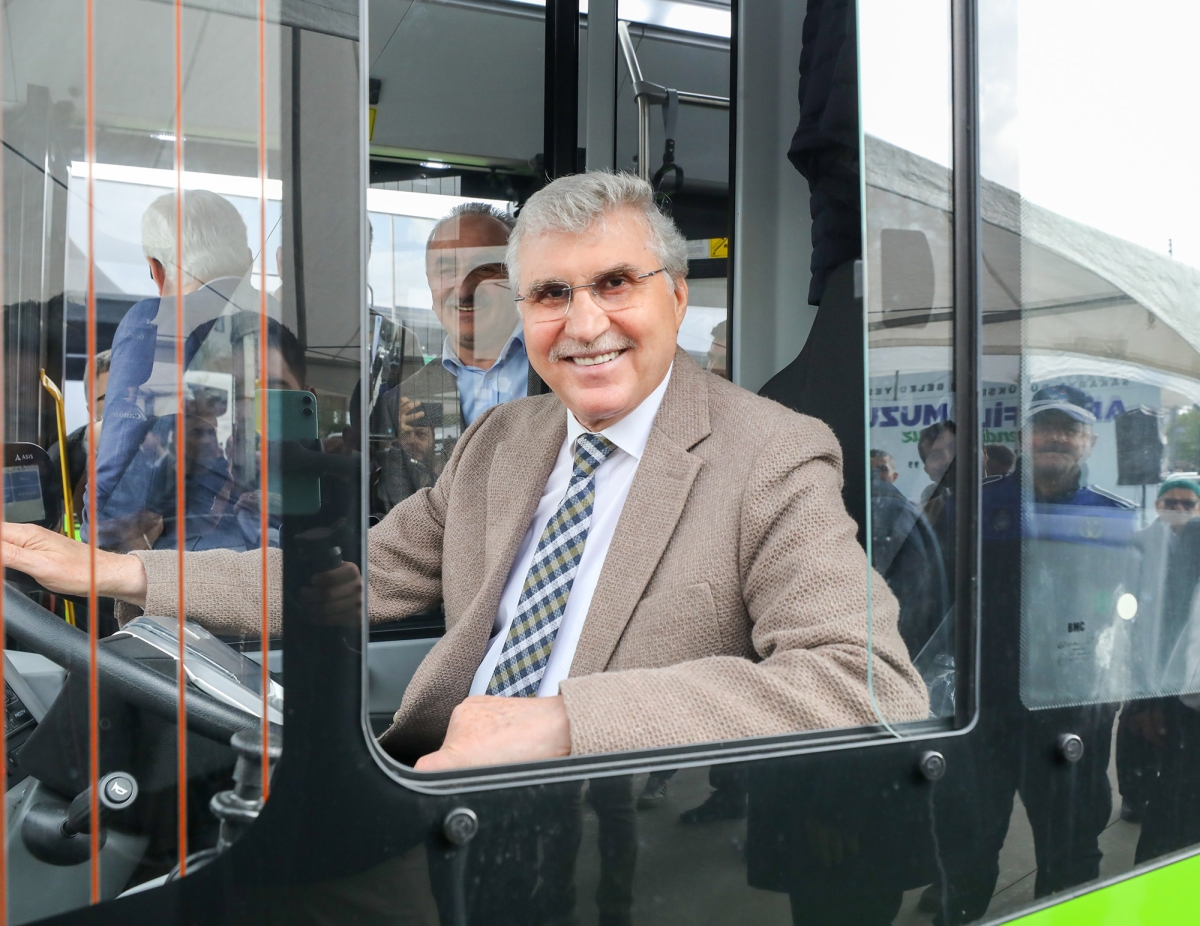 Başkan Ekrem Yüce 2 yeni körüklü otobüs Sakarya’ya hayırlı olsun