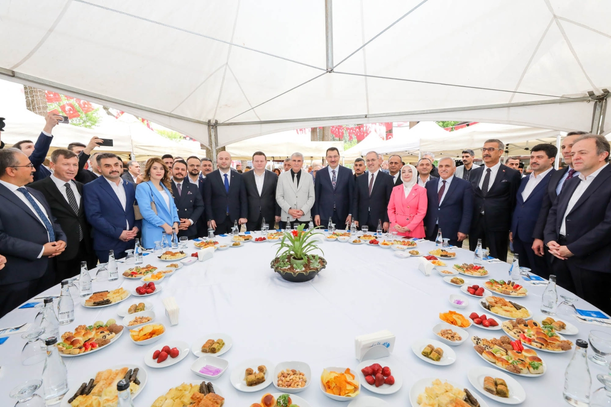 Ekrem Yüce Sakarya’yı karış karış gezdi: “Biz bu şehre gönülden sevdalıyız”