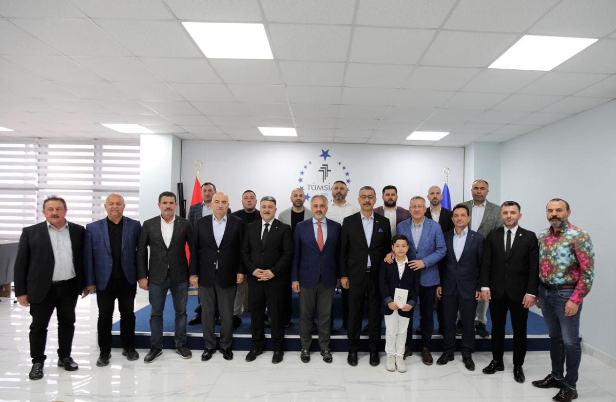 Bayraktar ve Kılıç, Şehrin Kalbi Adapazarı’nda 14 Mayıs Zaferine Hep Birlikte Yürüyoruz