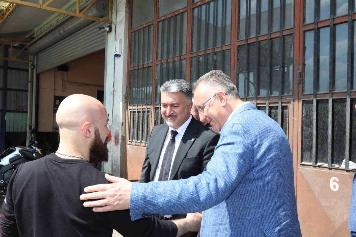 Bayraktar ve Kılıç, Şehrin Kalbi Adapazarı’nda 14 Mayıs Zaferine Hep Birlikte Yürüyoruz