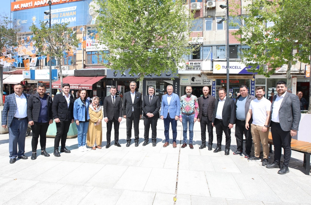 Bayraktar ve Kılıç, Şehrin Kalbi Adapazarı’nda 14 Mayıs Zaferine Hep Birlikte Yürüyoruz