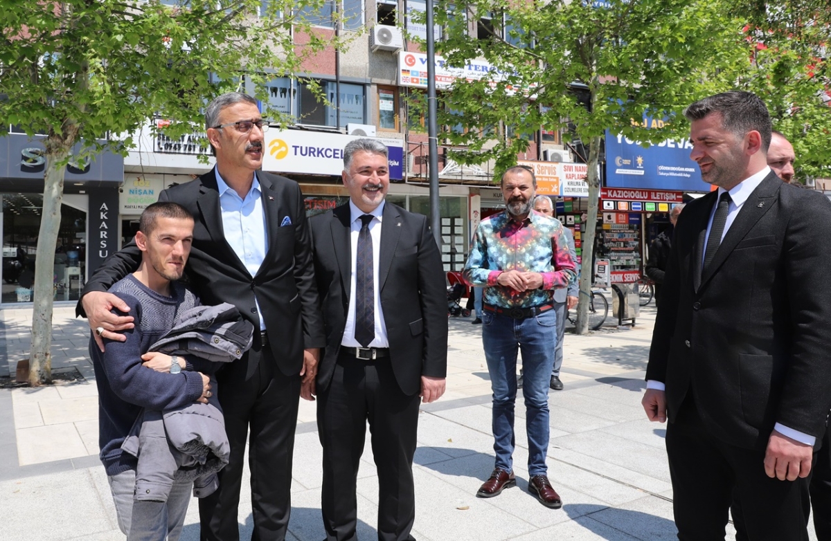 Bayraktar ve Kılıç, Şehrin Kalbi Adapazarı’nda 14 Mayıs Zaferine Hep Birlikte Yürüyoruz