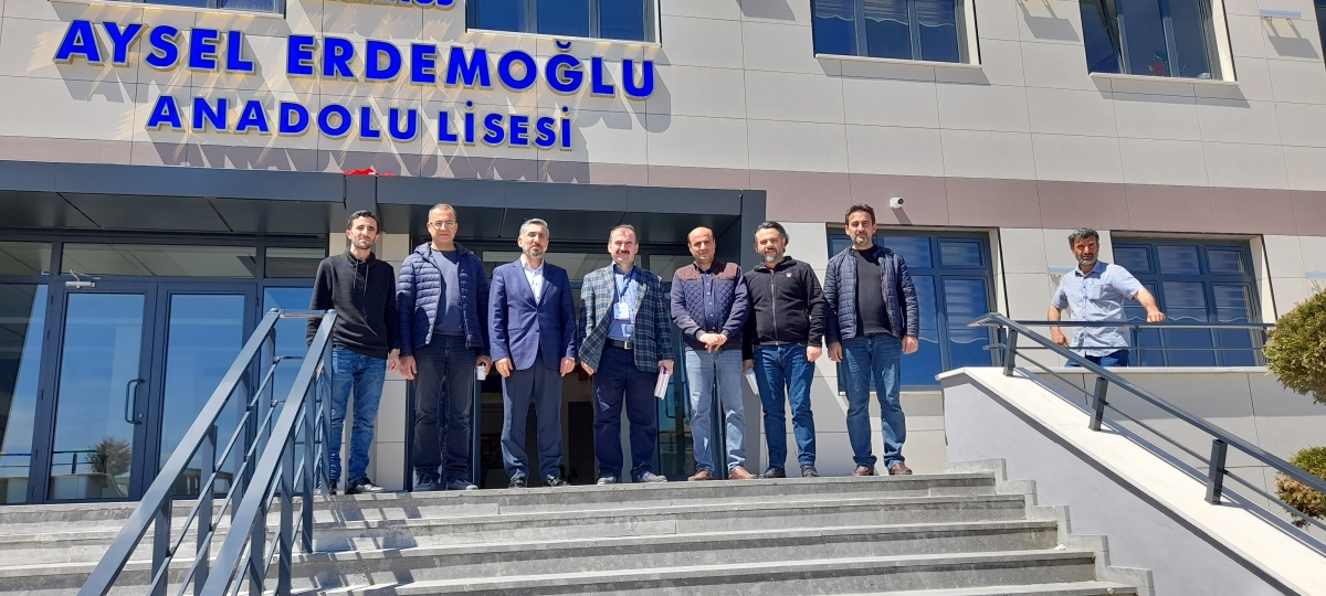 Besni’de geleceğin bilim insanları için yola çıkıldı.