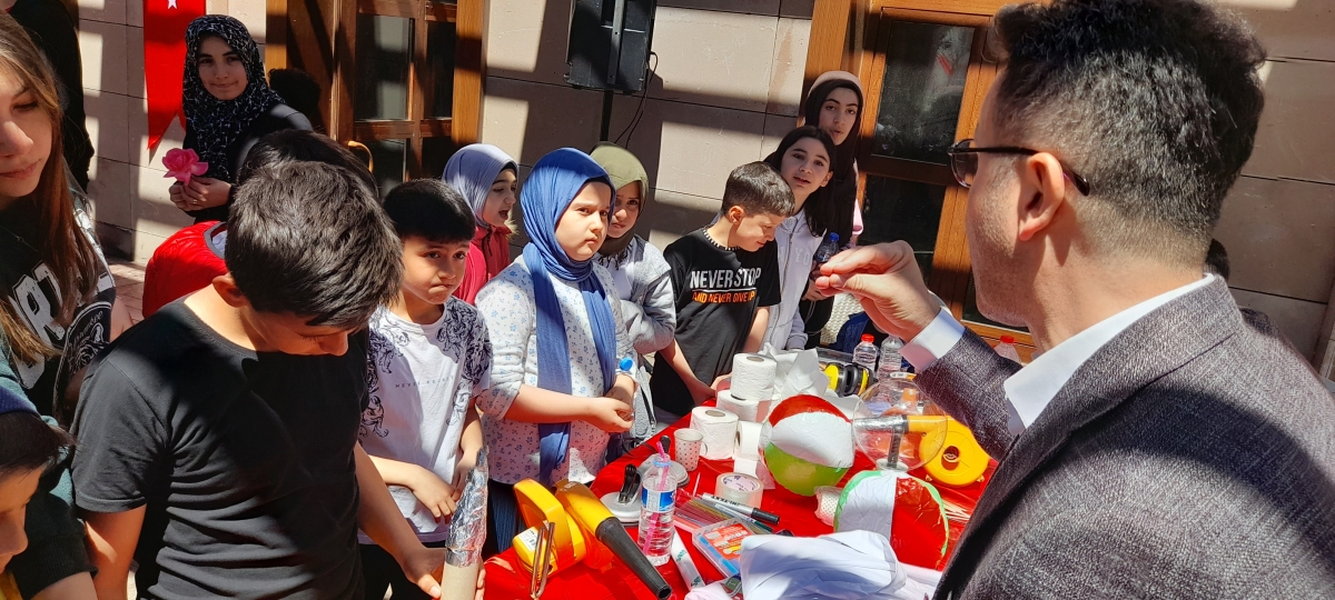 Besni’de geleceğin bilim insanları için yola çıkıldı.