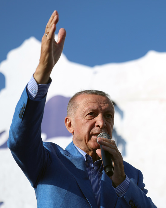  Recep Tayyip Erdoğan; İstanbul'da Yüz Yılın En Büyük Mitingine İmzasını Attı  (1,700 Bin)