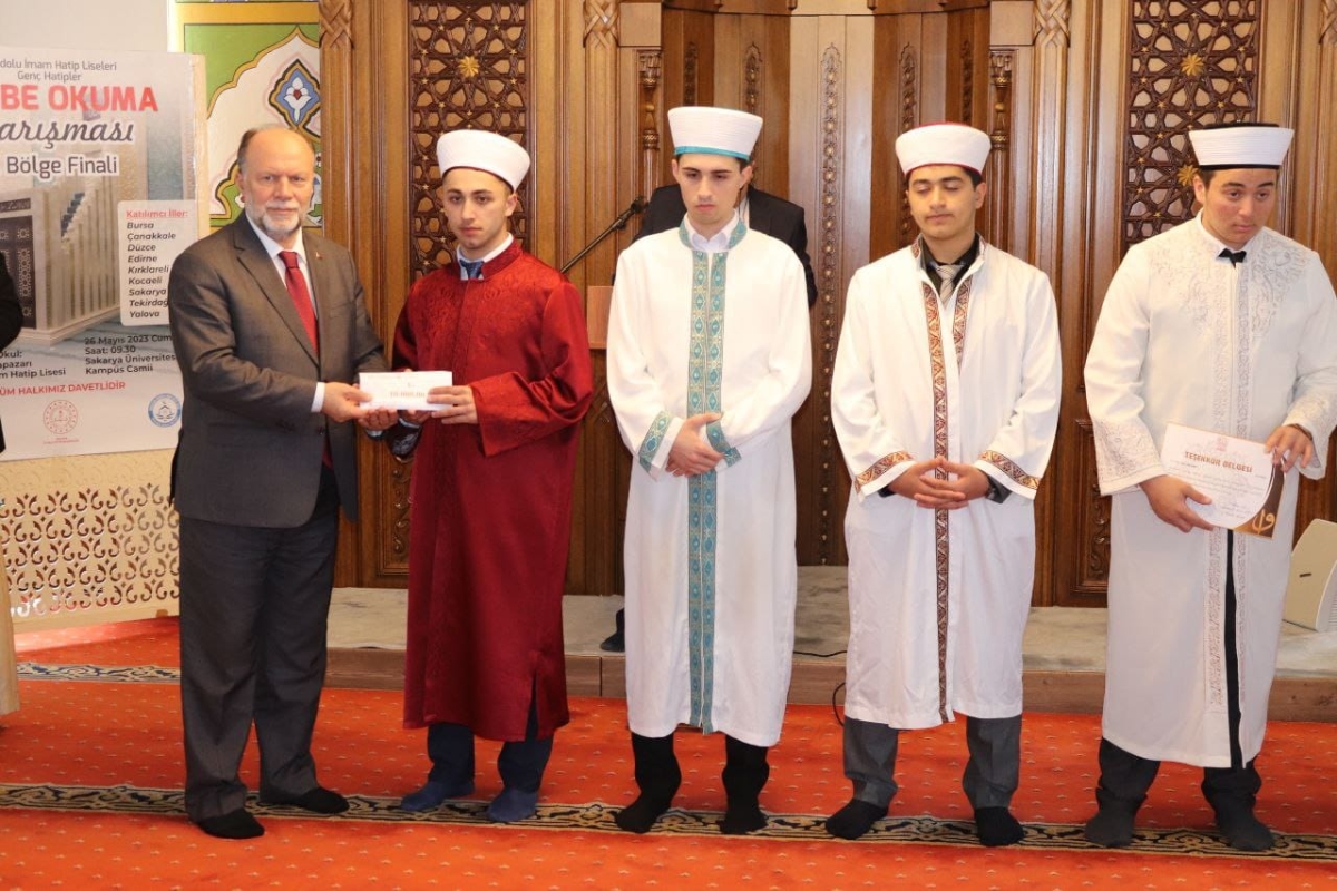 Genç Hatipler Hutbe Okuma Yarışması Bölge Finali Sakarya'da Yapıldı