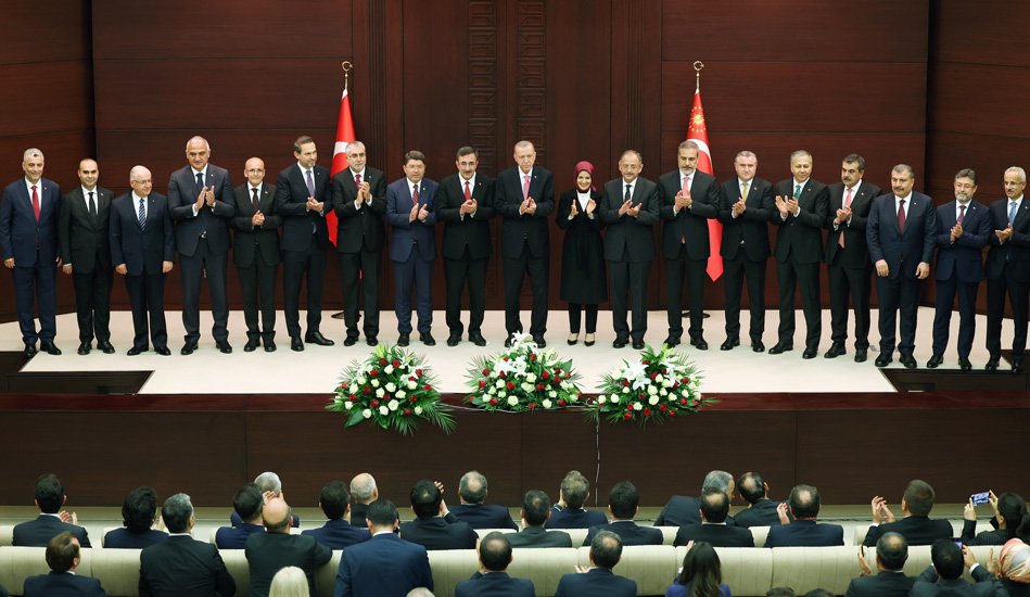 Cumhurbaşkanı Seçilen Recep Tayyip Erdoğan, Kabinesini Açıkladı iş o anlar