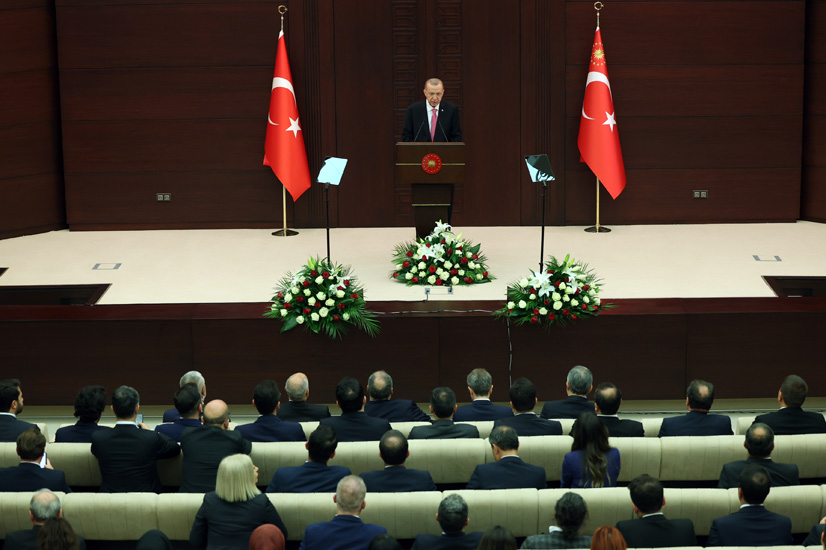 Cumhurbaşkanı Seçilen Recep Tayyip Erdoğan, Kabinesini Açıkladı iş o anlar