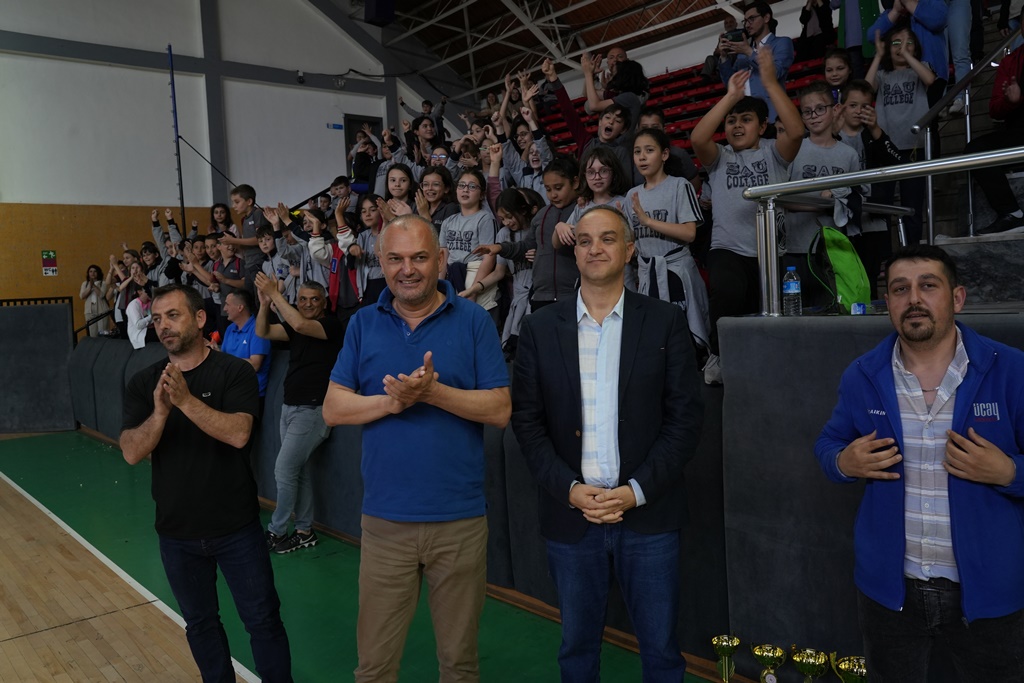 MİNİKLER POTADA KAPIŞTI İŞTE O KARELER...