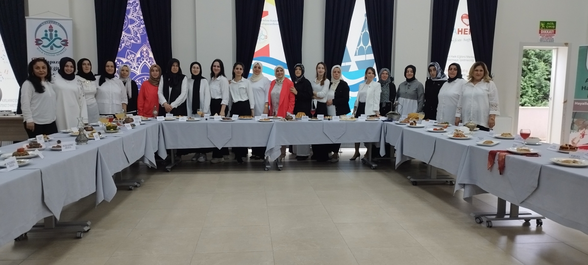 YÖRESEL MÜTFAKLAR Gülsen YILDIZ ile Sakarya Halk Eğitim Merkezinde Görsel Şov İŞTE O KARELER.