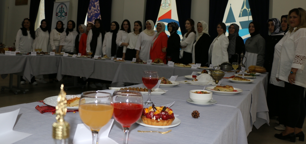 YÖRESEL MÜTFAKLAR Gülsen YILDIZ ile Sakarya Halk Eğitim Merkezinde Görsel Şov İŞTE O KARELER.
