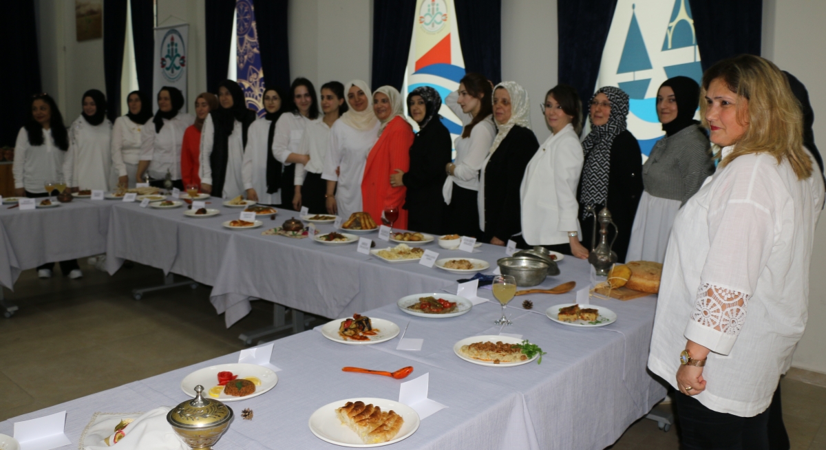 YÖRESEL MÜTFAKLAR Gülsen YILDIZ ile Sakarya Halk Eğitim Merkezinde Görsel Şov İŞTE O KARELER.