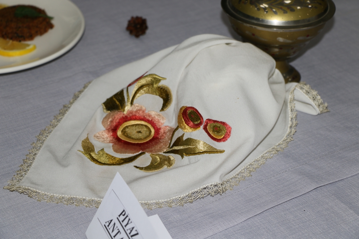 YÖRESEL MÜTFAKLAR Gülsen YILDIZ ile Sakarya Halk Eğitim Merkezinde Görsel Şov İŞTE O KARELER.