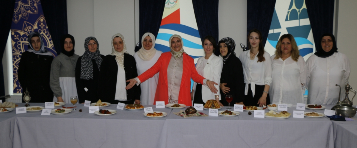 YÖRESEL MÜTFAKLAR Gülsen YILDIZ ile Sakarya Halk Eğitim Merkezinde Görsel Şov İŞTE O KARELER.