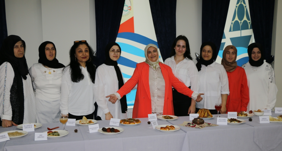 YÖRESEL MÜTFAKLAR Gülsen YILDIZ ile Sakarya Halk Eğitim Merkezinde Görsel Şov İŞTE O KARELER.