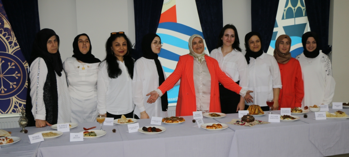 YÖRESEL MÜTFAKLAR Gülsen YILDIZ ile Sakarya Halk Eğitim Merkezinde Görsel Şov İŞTE O KARELER.