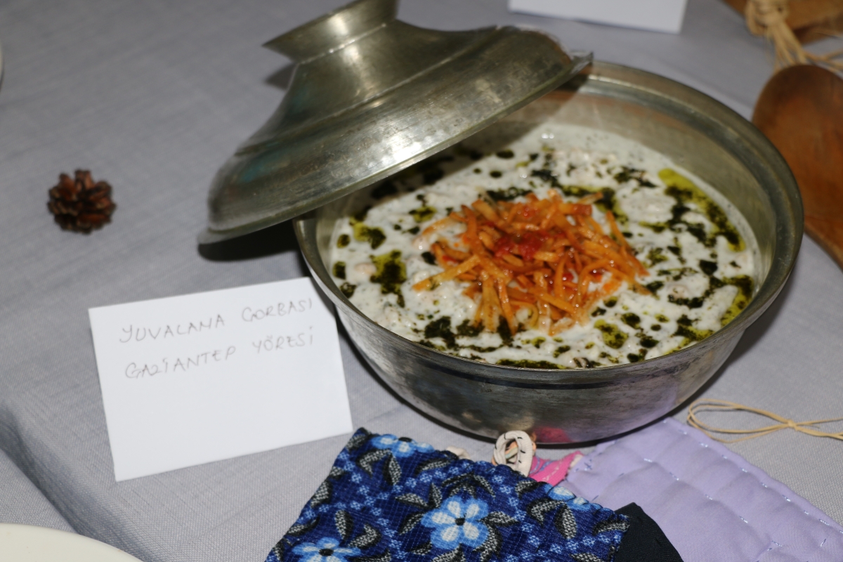 YÖRESEL MÜTFAKLAR Gülsen YILDIZ ile Sakarya Halk Eğitim Merkezinde Görsel Şov İŞTE O KARELER.