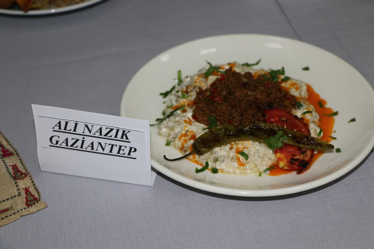 YÖRESEL MÜTFAKLAR Gülsen YILDIZ ile Sakarya Halk Eğitim Merkezinde Görsel Şov İŞTE O KARELER.