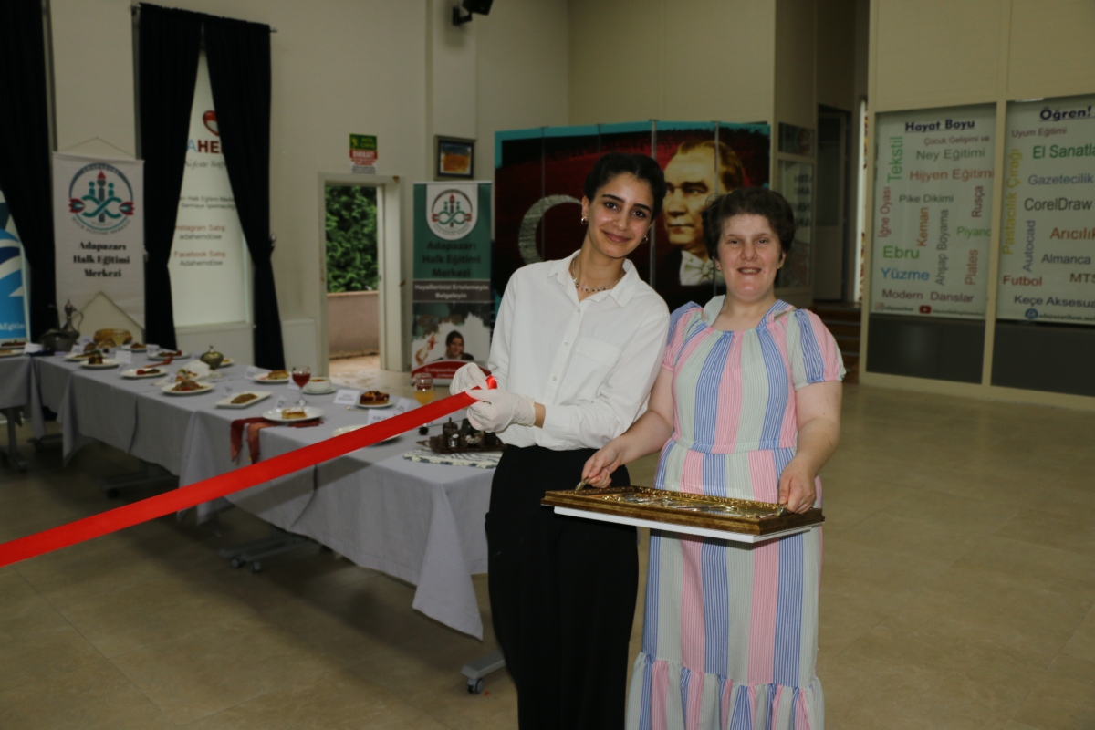 YÖRESEL MÜTFAKLAR Gülsen YILDIZ ile Sakarya Halk Eğitim Merkezinde Görsel Şov İŞTE O KARELER.
