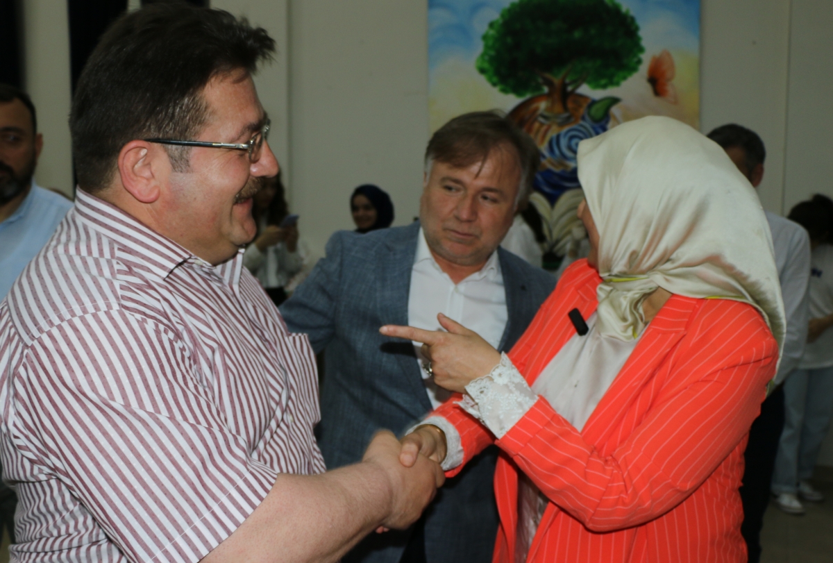 YÖRESEL MÜTFAKLAR Gülsen YILDIZ ile Sakarya Halk Eğitim Merkezinde Görsel Şov İŞTE O KARELER.