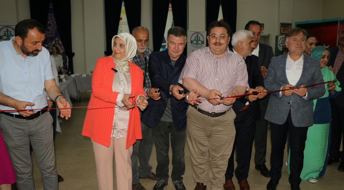YÖRESEL MÜTFAKLAR Gülsen YILDIZ ile Sakarya Halk Eğitim Merkezinde Görsel Şov İŞTE O KARELER.