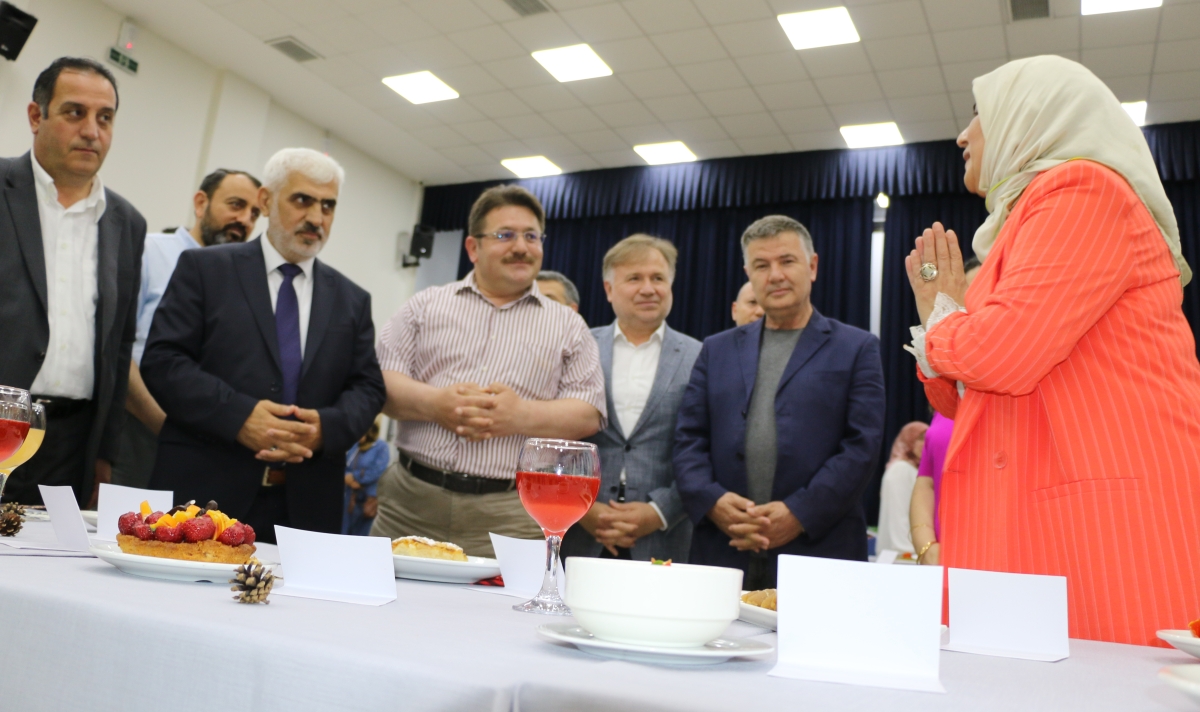 YÖRESEL MÜTFAKLAR Gülsen YILDIZ ile Sakarya Halk Eğitim Merkezinde Görsel Şov İŞTE O KARELER.