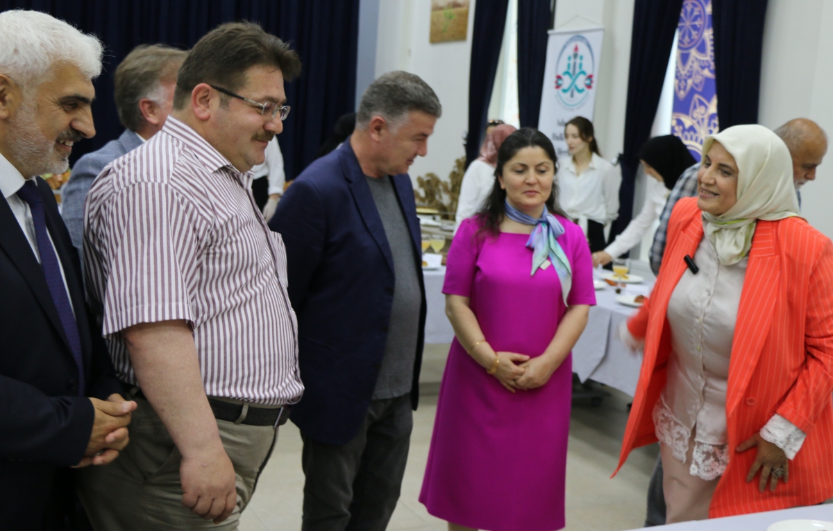 YÖRESEL MÜTFAKLAR Gülsen YILDIZ ile Sakarya Halk Eğitim Merkezinde Görsel Şov İŞTE O KARELER.