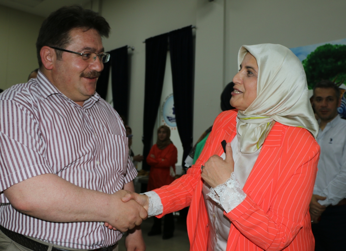 YÖRESEL MÜTFAKLAR Gülsen YILDIZ ile Sakarya Halk Eğitim Merkezinde Görsel Şov İŞTE O KARELER.