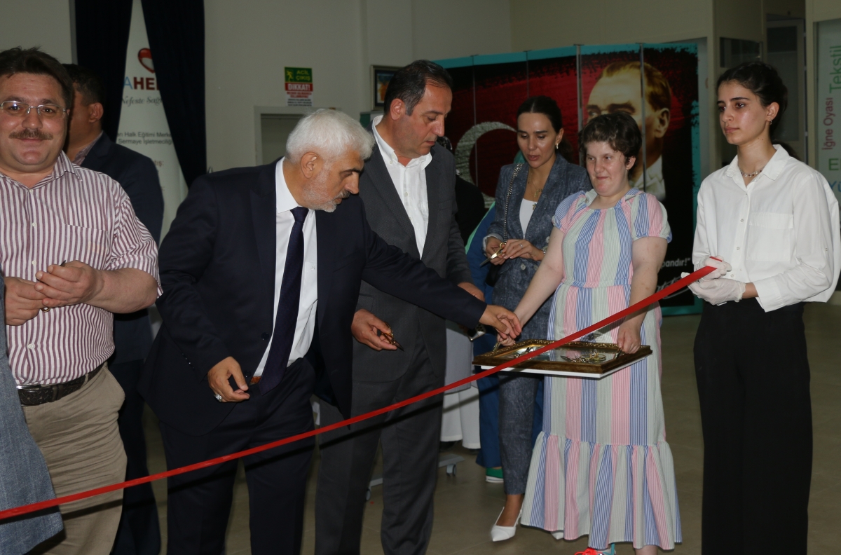 YÖRESEL MÜTFAKLAR Gülsen YILDIZ ile Sakarya Halk Eğitim Merkezinde Görsel Şov İŞTE O KARELER.