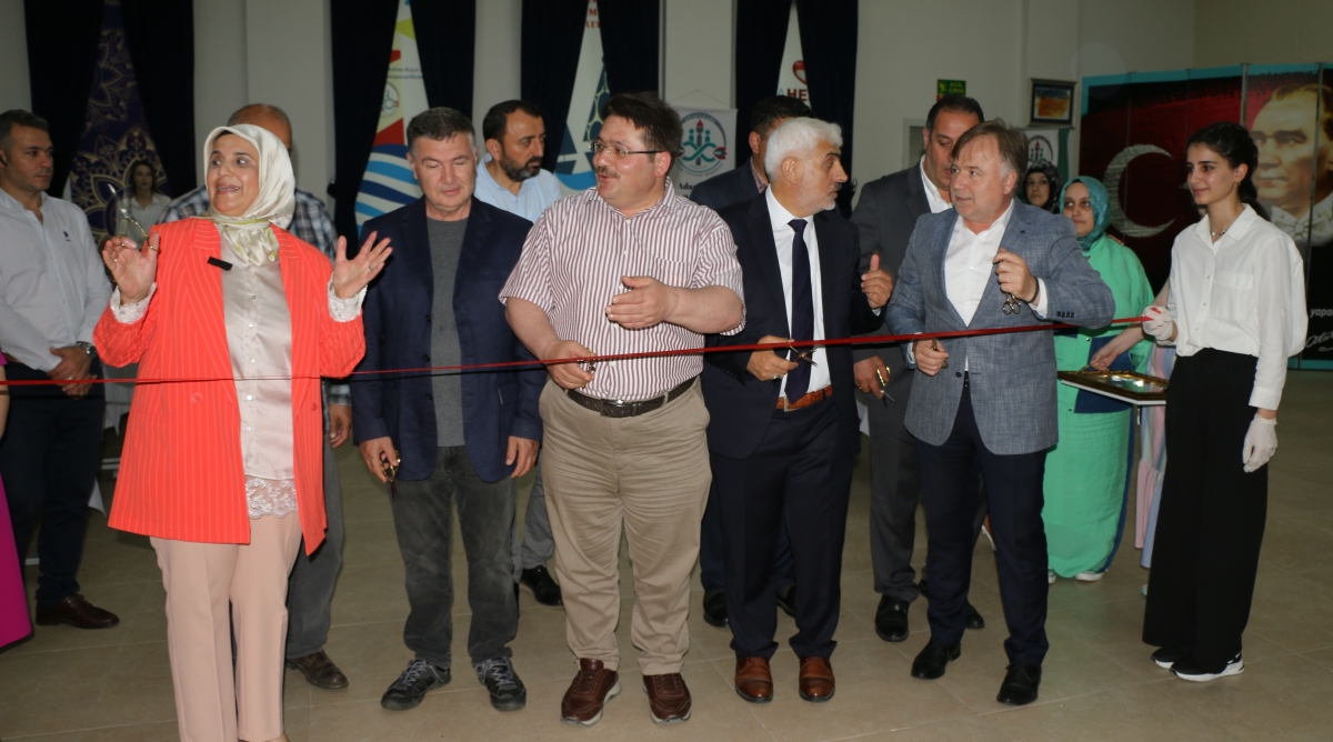 YÖRESEL MÜTFAKLAR Gülsen YILDIZ ile Sakarya Halk Eğitim Merkezinde Görsel Şov İŞTE O KARELER.