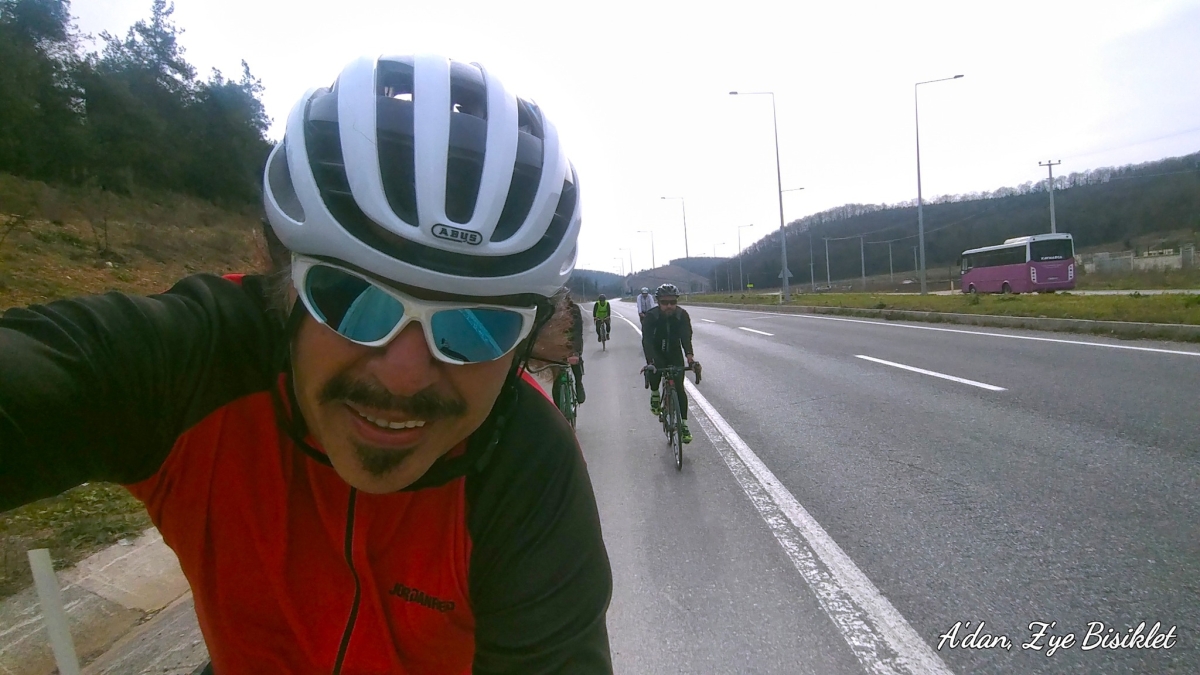 Bisiklet Sevdalısı Muharrem Karayel Düzce Yolunda Kalp Krizi geçirerek Vefat Etti (GERİDE KALAN HATIRA FOTOĞRAFLARI)