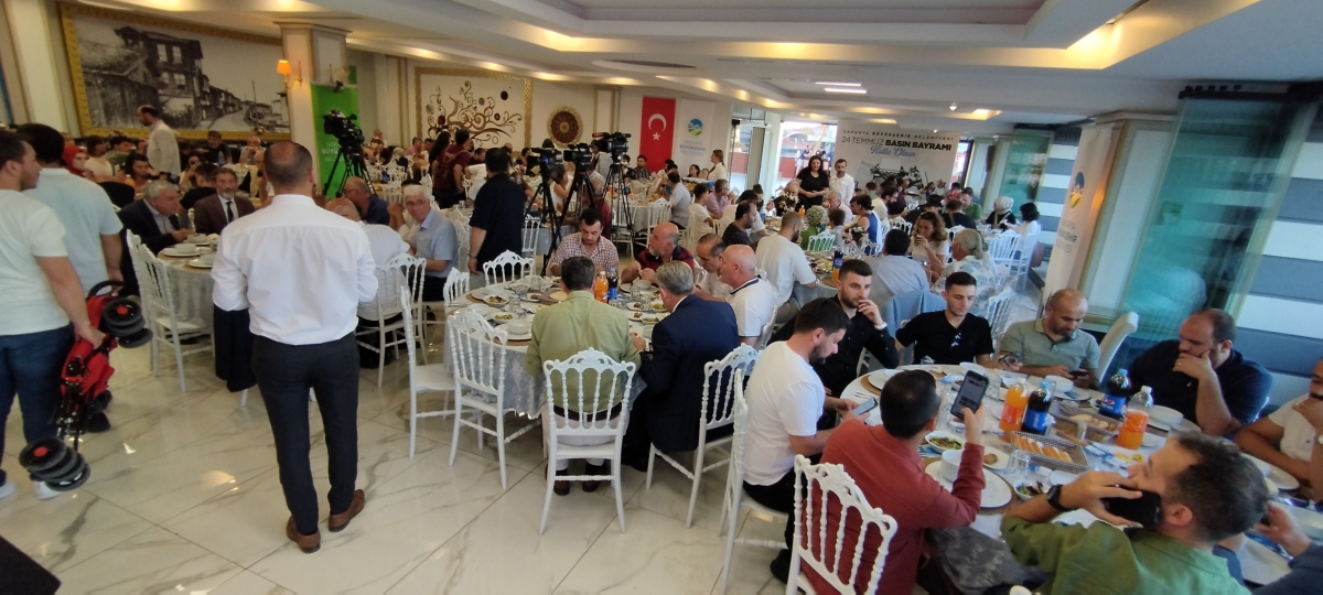 24 TEMMUZ GAZETECİLER VE BASIN BAYRAMINDA SBB BAŞKANI EKREM YÜCE ULUSAL VE YEREL BASIN İLE BİR ARADA