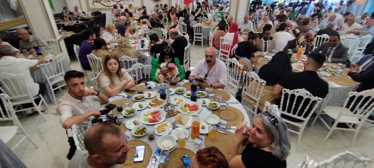 24 TEMMUZ GAZETECİLER VE BASIN BAYRAMINDA SBB BAŞKANI EKREM YÜCE ULUSAL VE YEREL BASIN İLE BİR ARADA