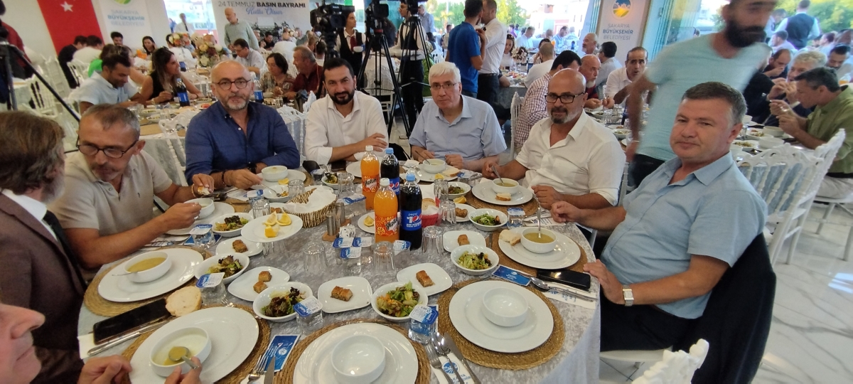 24 TEMMUZ GAZETECİLER VE BASIN BAYRAMINDA SBB BAŞKANI EKREM YÜCE ULUSAL VE YEREL BASIN İLE BİR ARADA