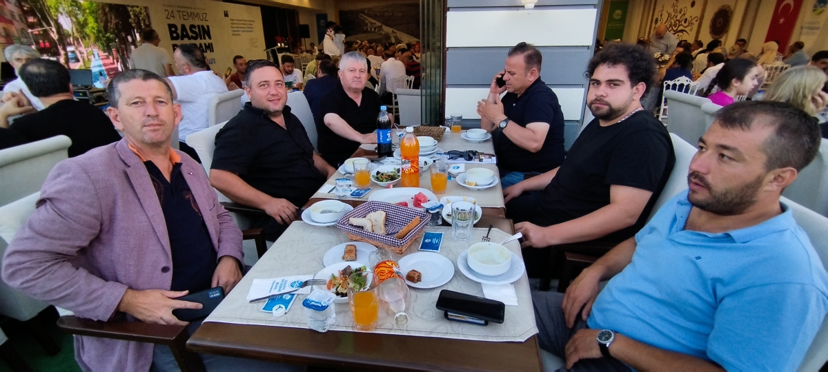 24 TEMMUZ GAZETECİLER VE BASIN BAYRAMINDA SBB BAŞKANI EKREM YÜCE ULUSAL VE YEREL BASIN İLE BİR ARADA