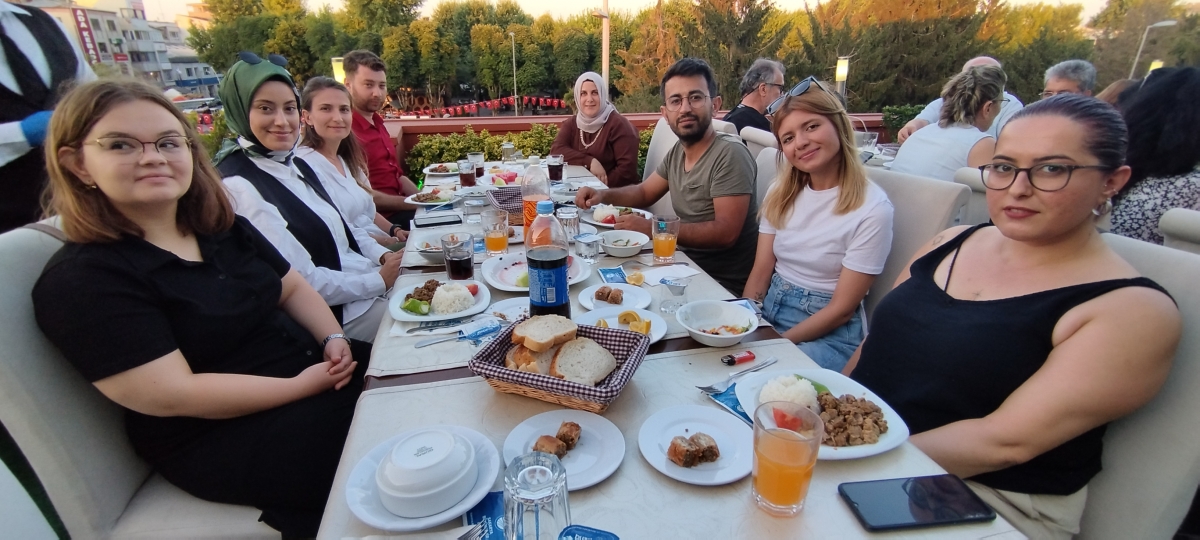 24 TEMMUZ GAZETECİLER VE BASIN BAYRAMINDA SBB BAŞKANI EKREM YÜCE ULUSAL VE YEREL BASIN İLE BİR ARADA