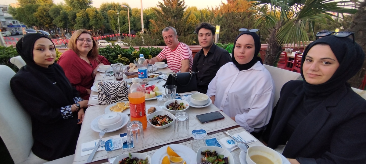 24 TEMMUZ GAZETECİLER VE BASIN BAYRAMINDA SBB BAŞKANI EKREM YÜCE ULUSAL VE YEREL BASIN İLE BİR ARADA