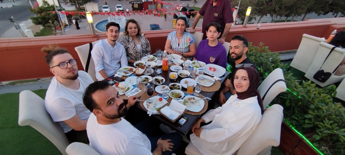 24 TEMMUZ GAZETECİLER VE BASIN BAYRAMINDA SBB BAŞKANI EKREM YÜCE ULUSAL VE YEREL BASIN İLE BİR ARADA
