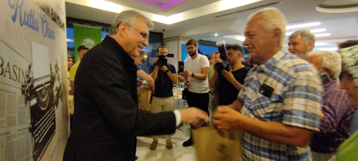24 TEMMUZ GAZETECİLER VE BASIN BAYRAMINDA SBB BAŞKANI EKREM YÜCE ULUSAL VE YEREL BASIN İLE BİR ARADA