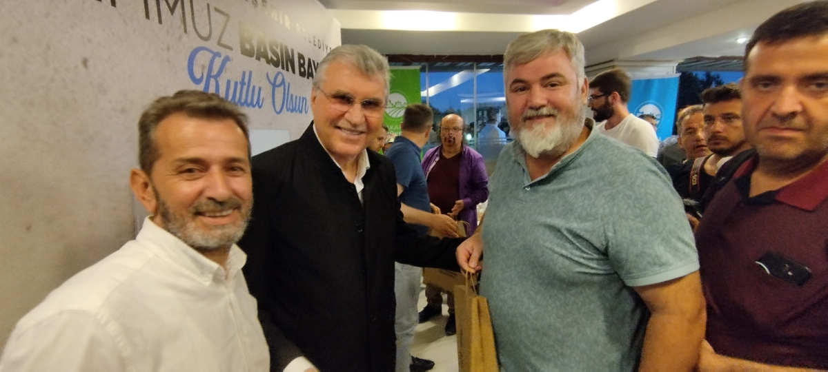 24 TEMMUZ GAZETECİLER VE BASIN BAYRAMINDA SBB BAŞKANI EKREM YÜCE ULUSAL VE YEREL BASIN İLE BİR ARADA