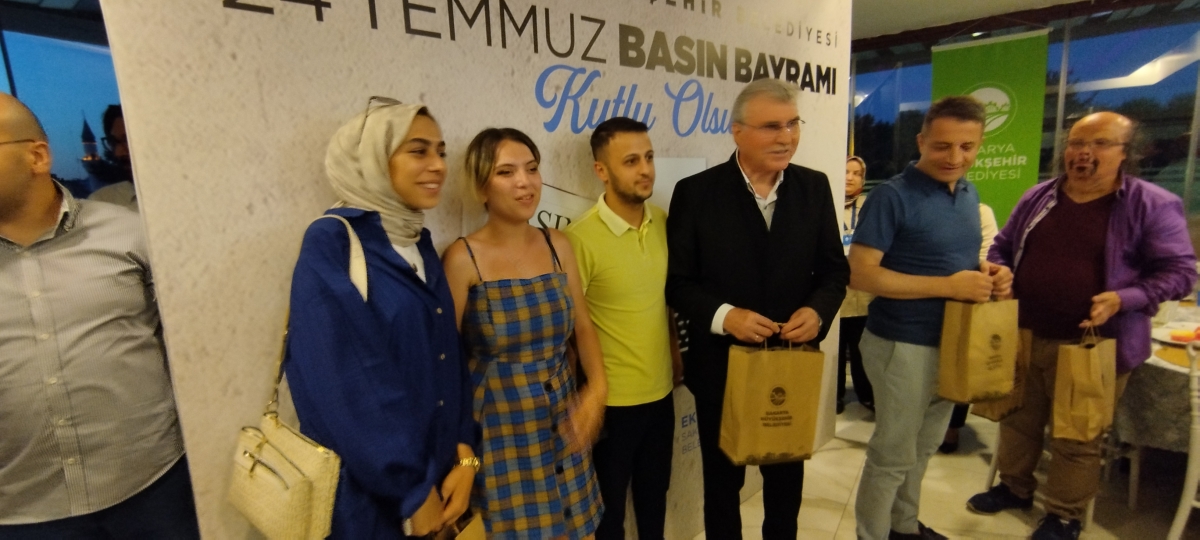 24 TEMMUZ GAZETECİLER VE BASIN BAYRAMINDA SBB BAŞKANI EKREM YÜCE ULUSAL VE YEREL BASIN İLE BİR ARADA