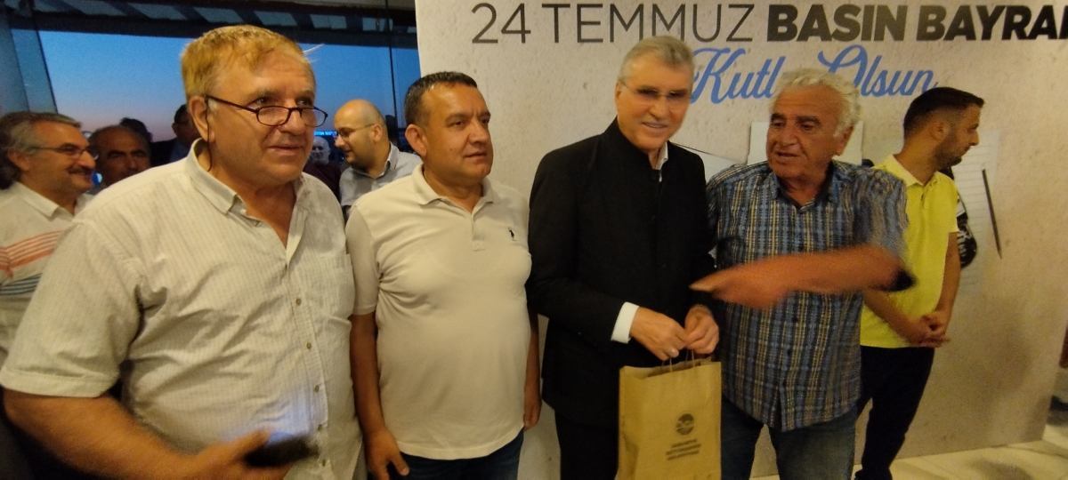 24 TEMMUZ GAZETECİLER VE BASIN BAYRAMINDA SBB BAŞKANI EKREM YÜCE ULUSAL VE YEREL BASIN İLE BİR ARADA