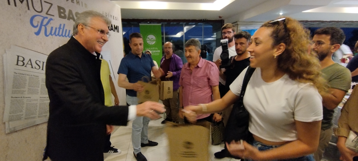 24 TEMMUZ GAZETECİLER VE BASIN BAYRAMINDA SBB BAŞKANI EKREM YÜCE ULUSAL VE YEREL BASIN İLE BİR ARADA