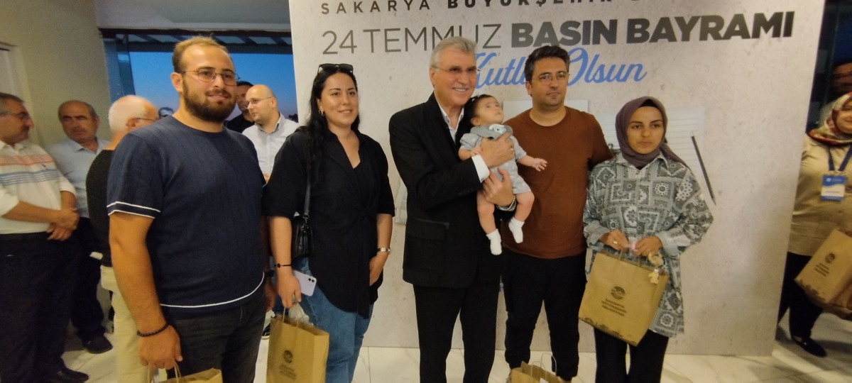 24 TEMMUZ GAZETECİLER VE BASIN BAYRAMINDA SBB BAŞKANI EKREM YÜCE ULUSAL VE YEREL BASIN İLE BİR ARADA