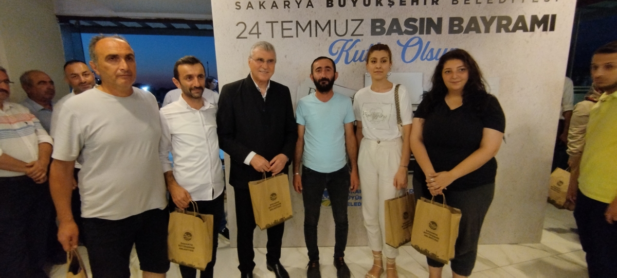 24 TEMMUZ GAZETECİLER VE BASIN BAYRAMINDA SBB BAŞKANI EKREM YÜCE ULUSAL VE YEREL BASIN İLE BİR ARADA