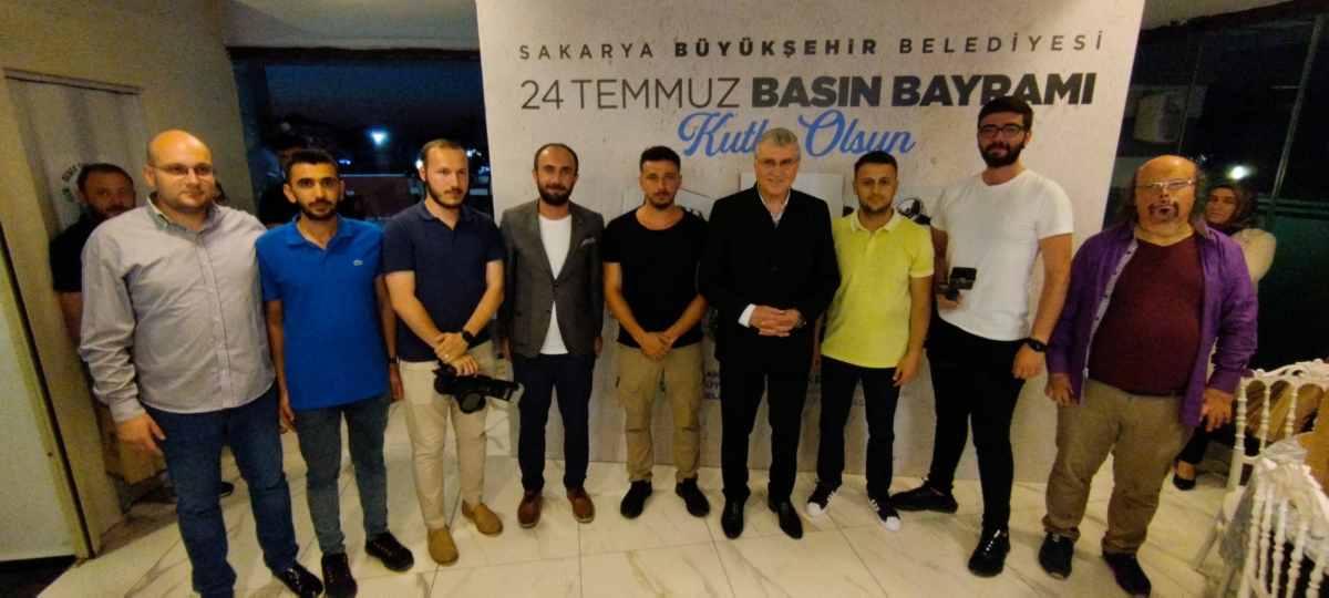 24 TEMMUZ GAZETECİLER VE BASIN BAYRAMINDA SBB BAŞKANI EKREM YÜCE ULUSAL VE YEREL BASIN İLE BİR ARADA