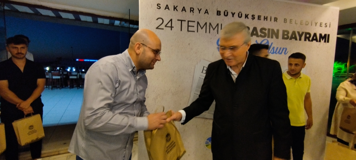 24 TEMMUZ GAZETECİLER VE BASIN BAYRAMINDA SBB BAŞKANI EKREM YÜCE ULUSAL VE YEREL BASIN İLE BİR ARADA