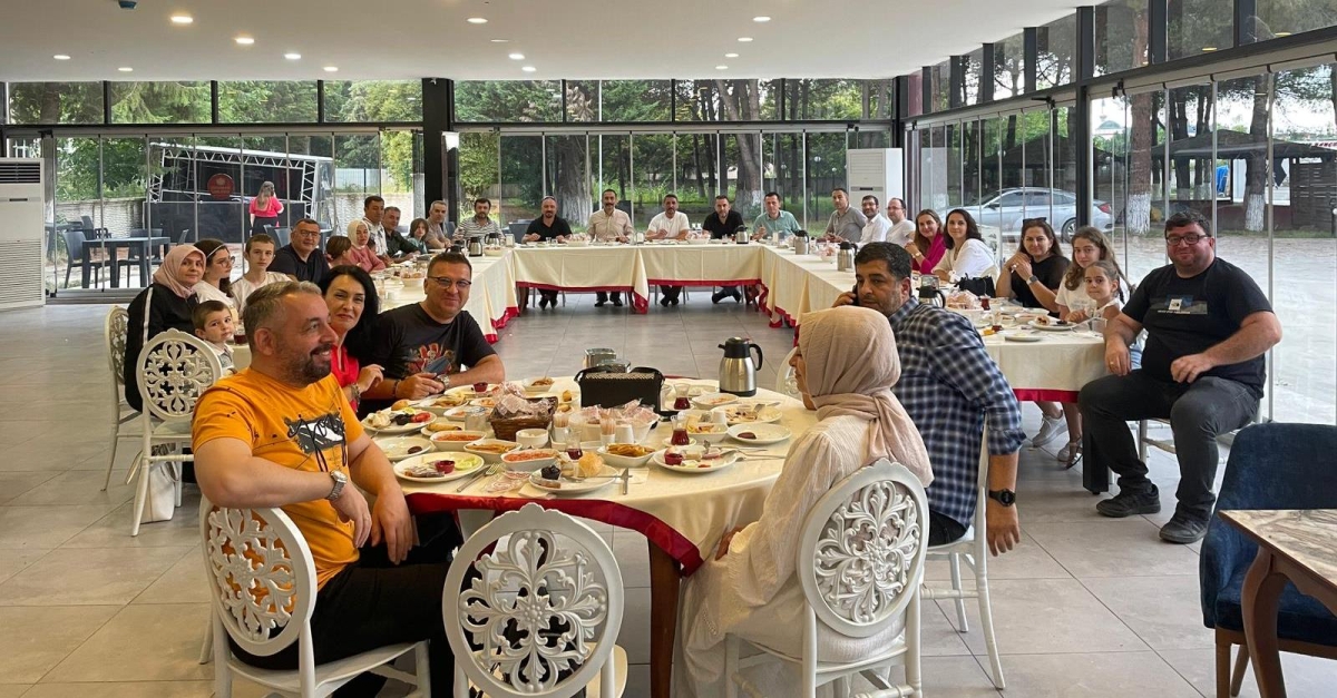 Arifiye Öğretmen Lisesi 1998 Mezunları Buluştu.