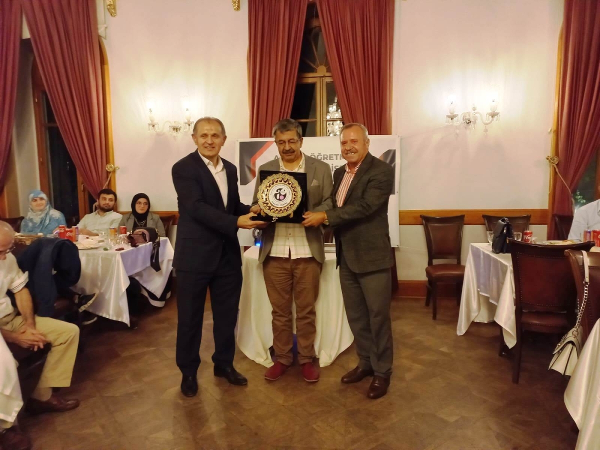 Arifiye Öğretmen Lisesi Mezunları İstanbul’da Buluştu. (İŞTE O FOTOĞRAF KARELERİ )